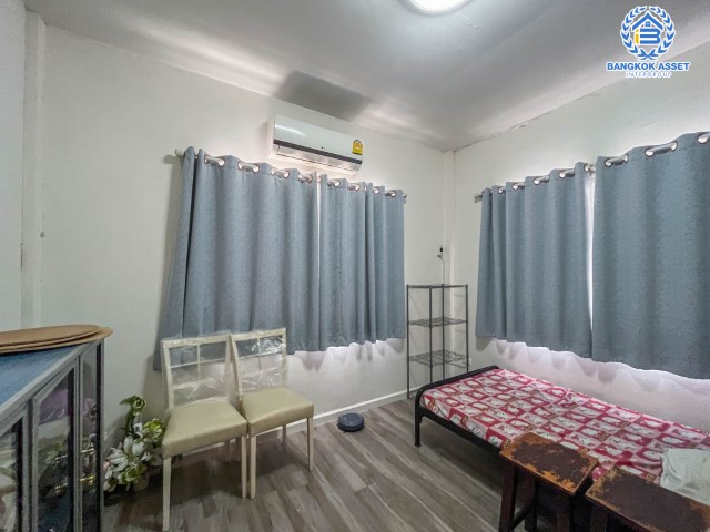 *****บ้านแฝดมือสองย่านนนทบุรี ม.ซื่อตรง รัตนาธิเบศร์ เนื้อที่กว้างขวางมากถึง 40 ตร.ว. ฟังก์ชัน 3 ห้องนอน 3 ห้องน้ำ ที่จอดรถ 1 คัน แถมฟรี! เครื่องปรับอากาศ 2 เครื่อง บนทำเลแห่งการเดินทาง ใกล้รถไฟฟ้าสายสีม่วง "สถานีไทรม้า" และทางด่วน "งามวงศ์วาน"